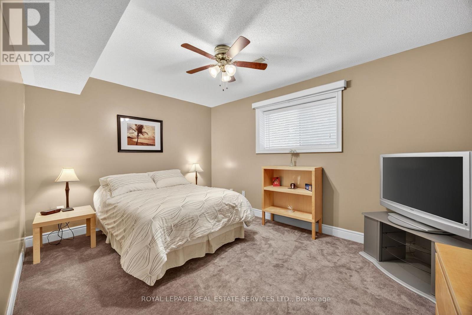 












17 NORTHWOOD DRIVE

,
Wasaga Beach,




Ontario
L9Z3B5

