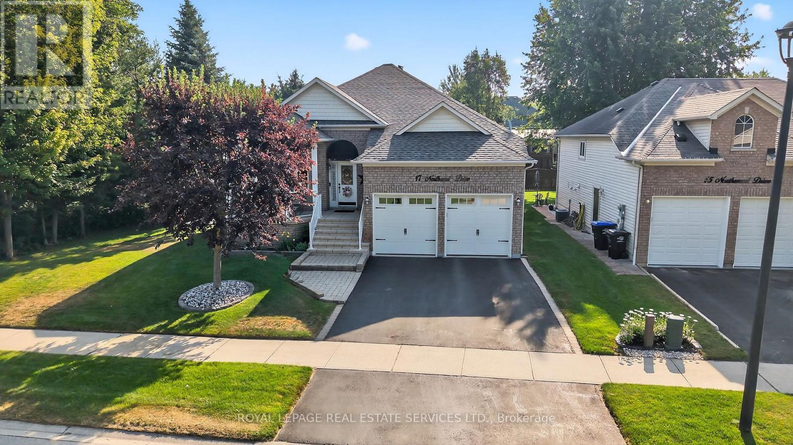 












17 NORTHWOOD DRIVE

,
Wasaga Beach,




Ontario
L9Z3B5

