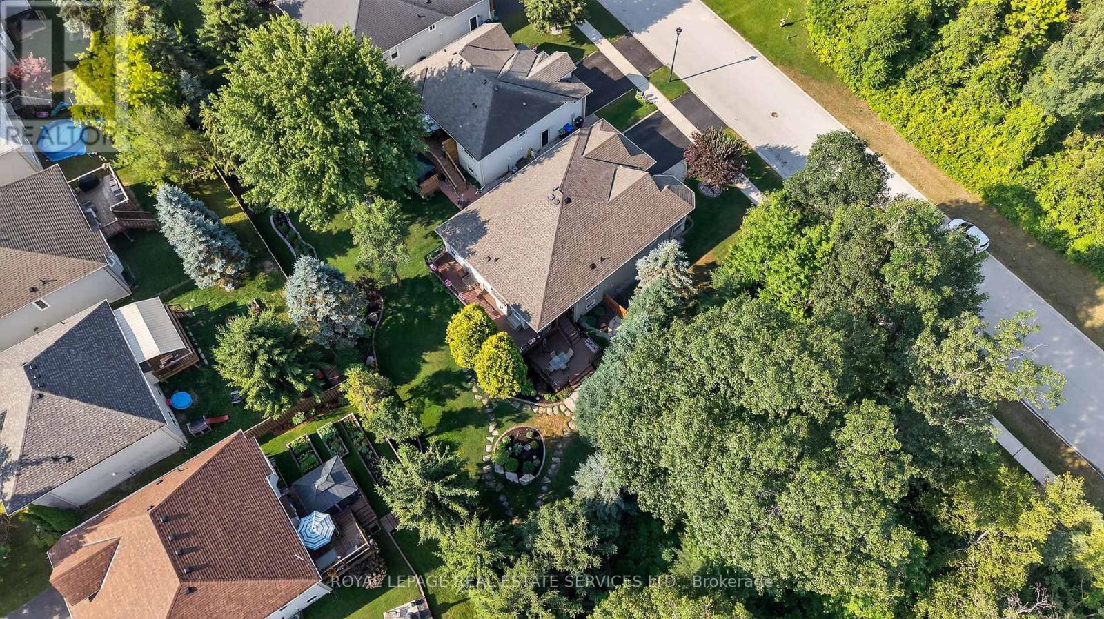 












17 NORTHWOOD DRIVE

,
Wasaga Beach,




Ontario
L9Z3B5

