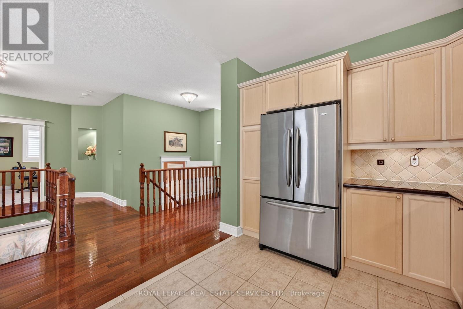 












17 NORTHWOOD DRIVE

,
Wasaga Beach,




Ontario
L9Z3B5

