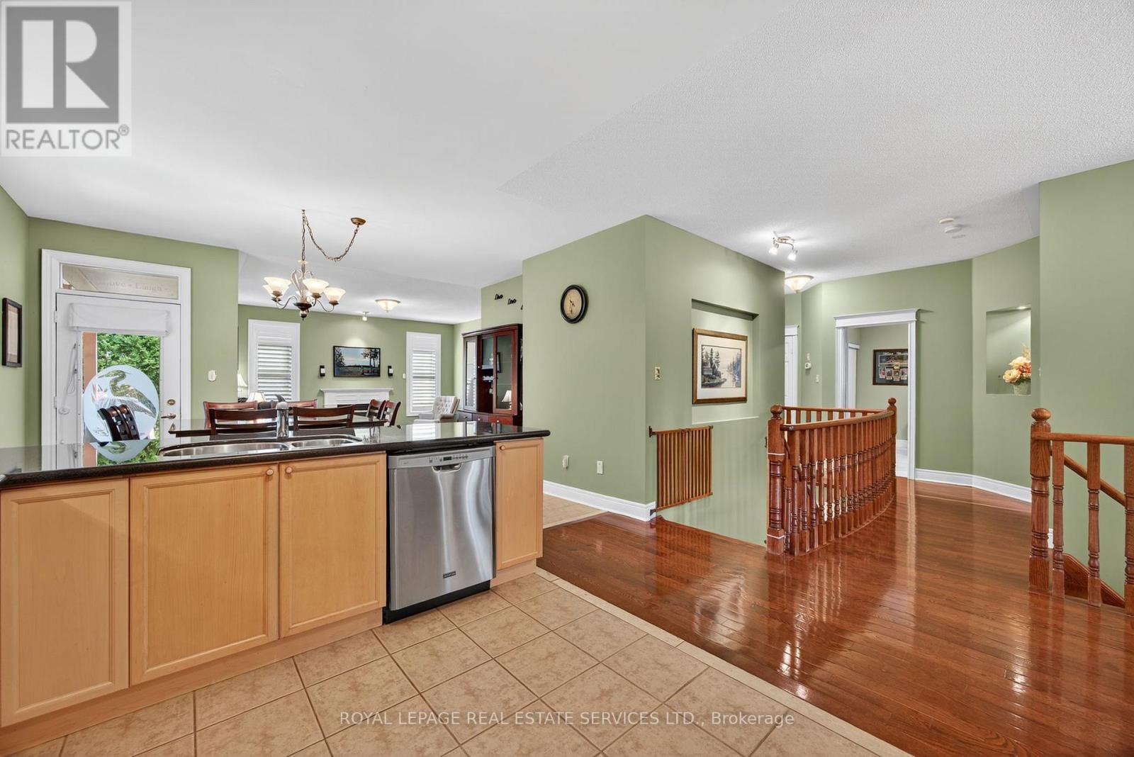 












17 NORTHWOOD DRIVE

,
Wasaga Beach,




Ontario
L9Z3B5

