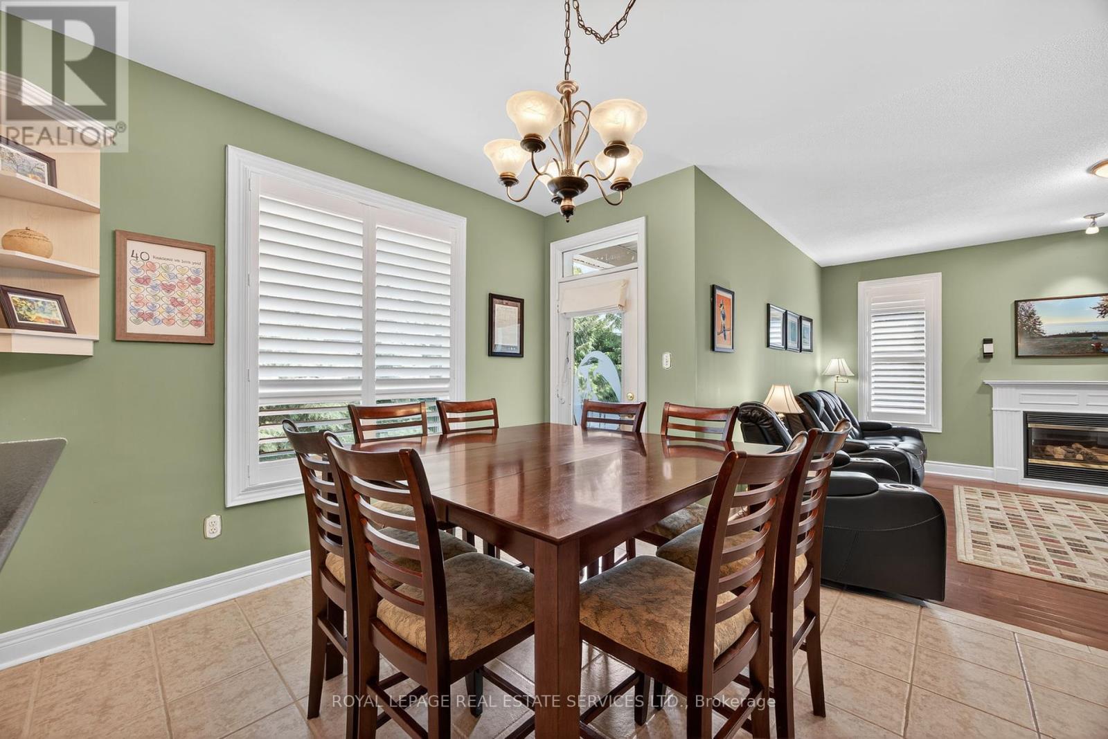 












17 NORTHWOOD DRIVE

,
Wasaga Beach,




Ontario
L9Z3B5


