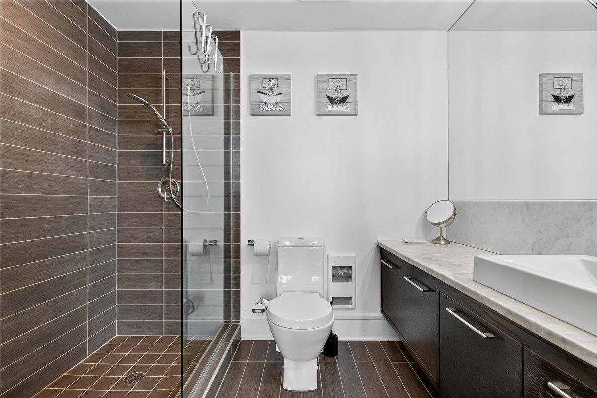 









363


Rue St-Hubert

, 302,
Montréal (Ville-Marie),




QC
H2L0A8

