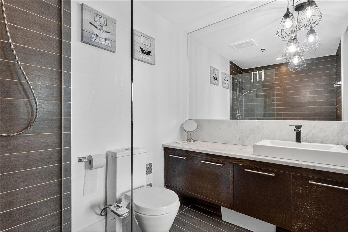 









363


Rue St-Hubert

, 302,
Montréal (Ville-Marie),




QC
H2L0A8

