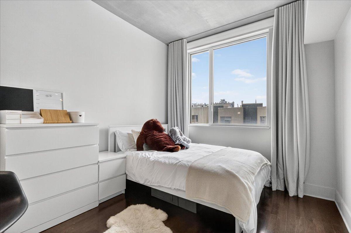 









363


Rue St-Hubert

, 302,
Montréal (Ville-Marie),




QC
H2L0A8

