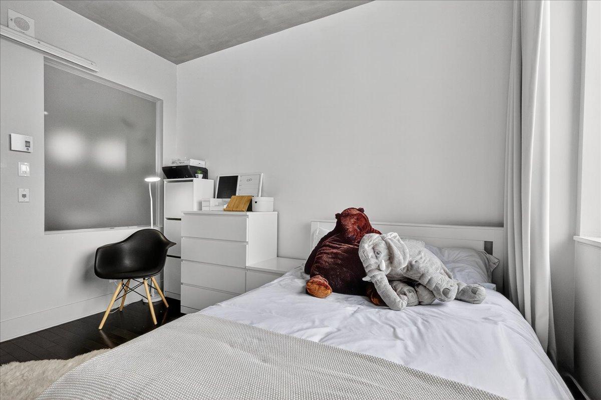 









363


Rue St-Hubert

, 302,
Montréal (Ville-Marie),




QC
H2L0A8


