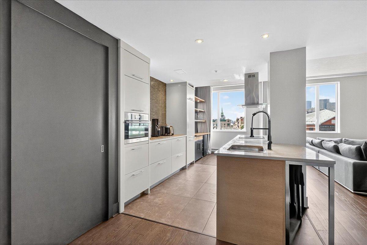 









363


Rue St-Hubert

, 302,
Montréal (Ville-Marie),




QC
H2L0A8

