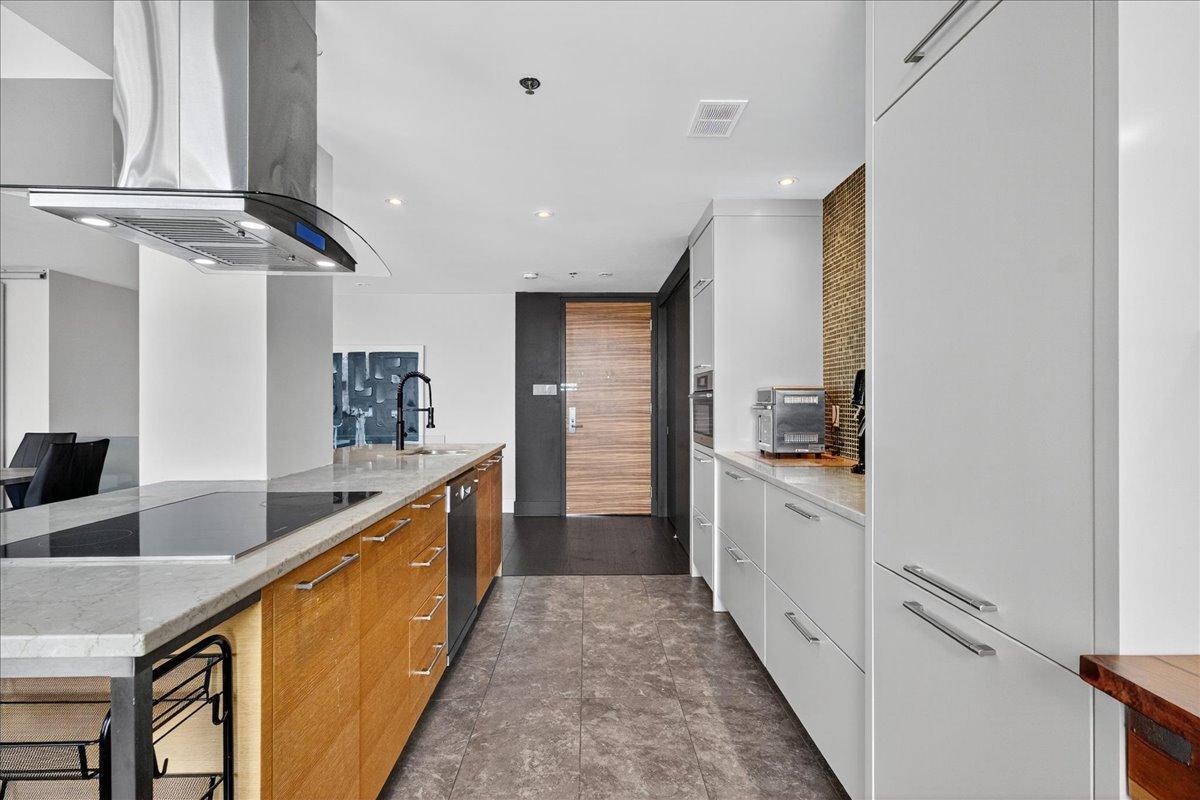 









363


Rue St-Hubert

, 302,
Montréal (Ville-Marie),




QC
H2L0A8

