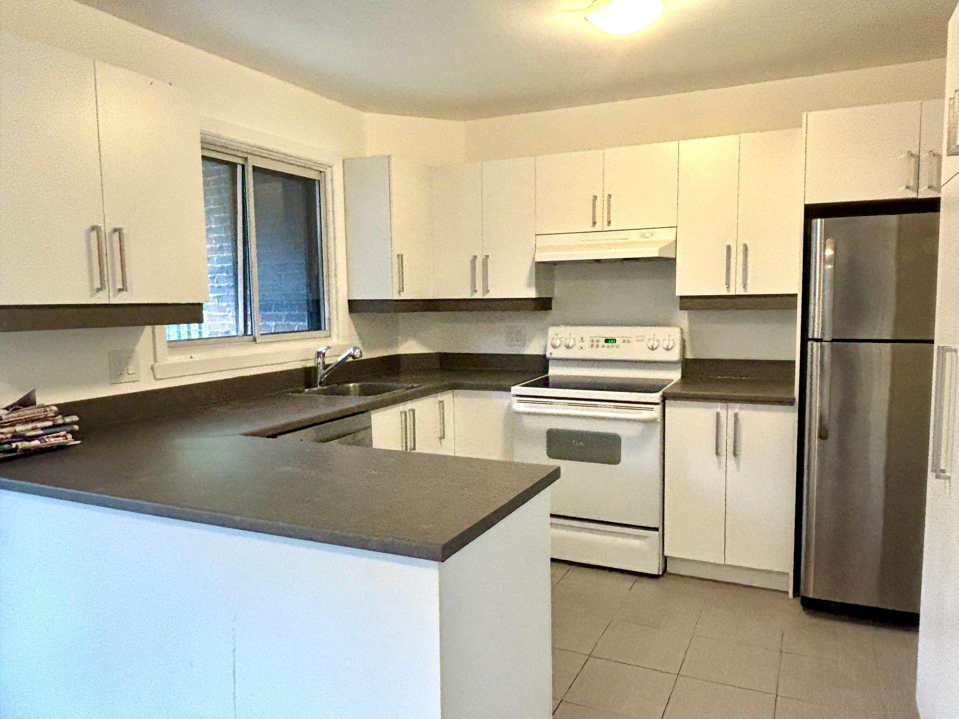 









178


Boul. Thompson

,
Montréal (Saint-Laurent),




QC
H4N1B9

