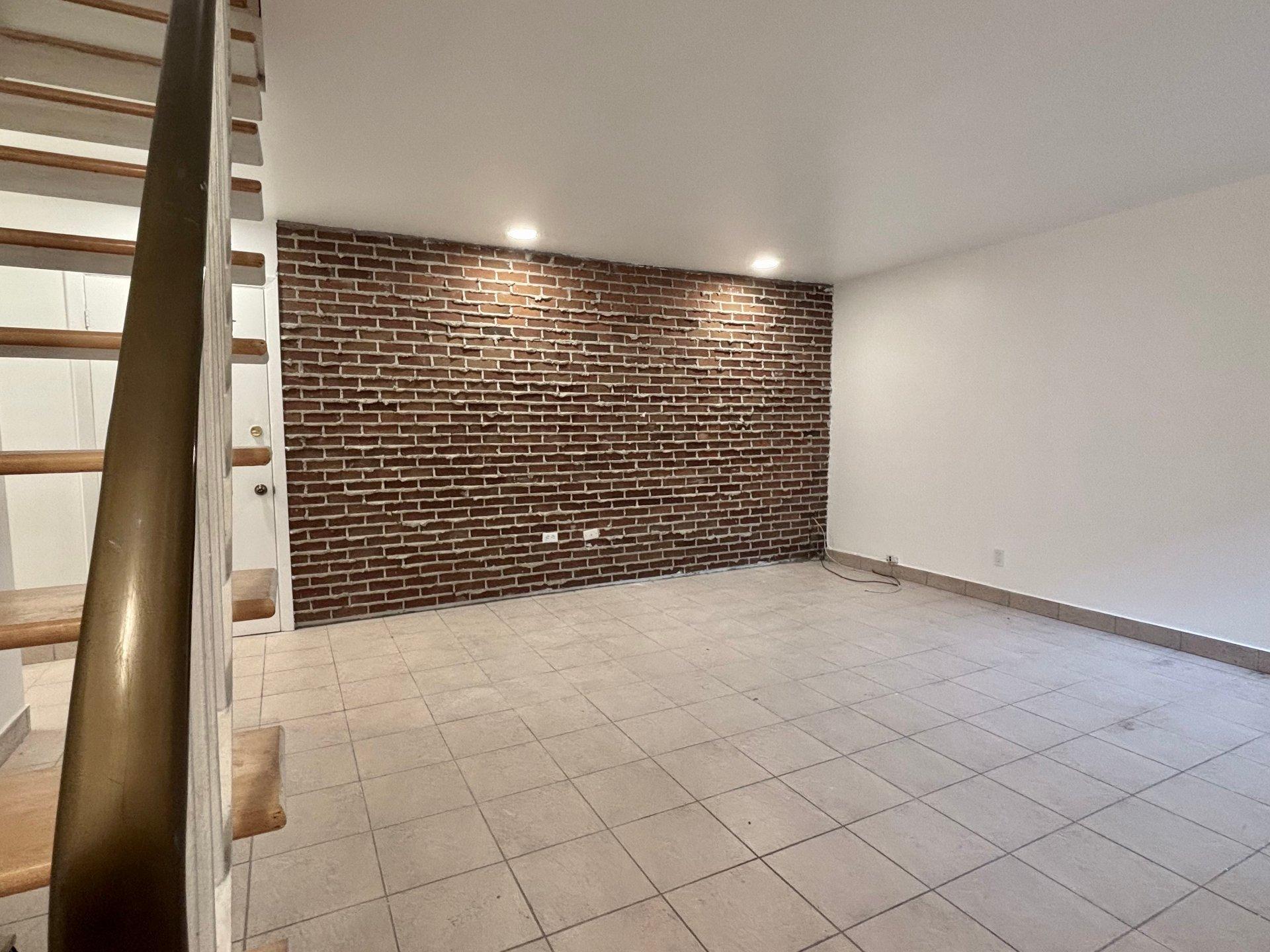 









178


Boul. Thompson

,
Montréal (Saint-Laurent),




QC
H4N1B9

