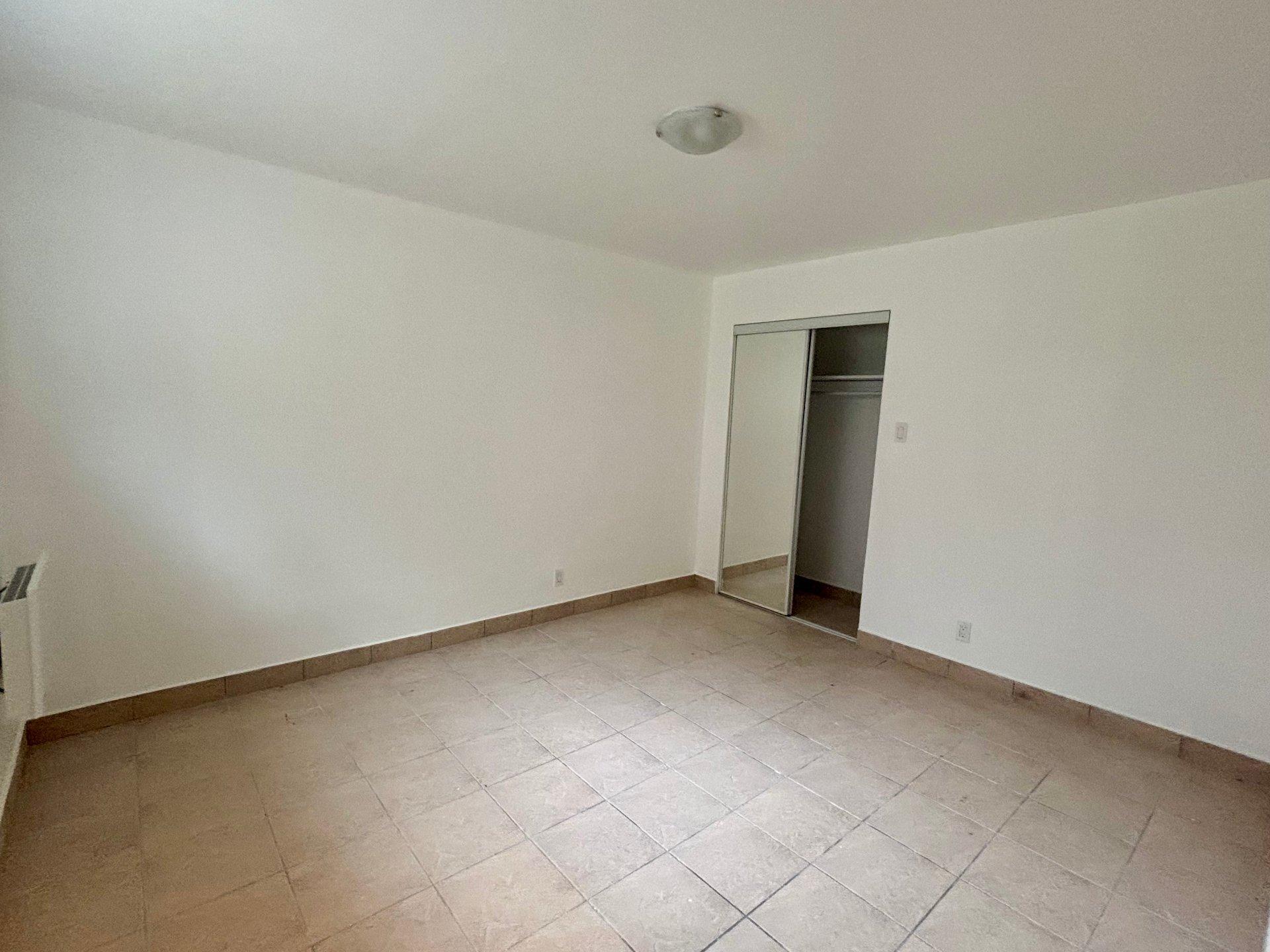 









178


Boul. Thompson

,
Montréal (Saint-Laurent),




QC
H4N1B9

