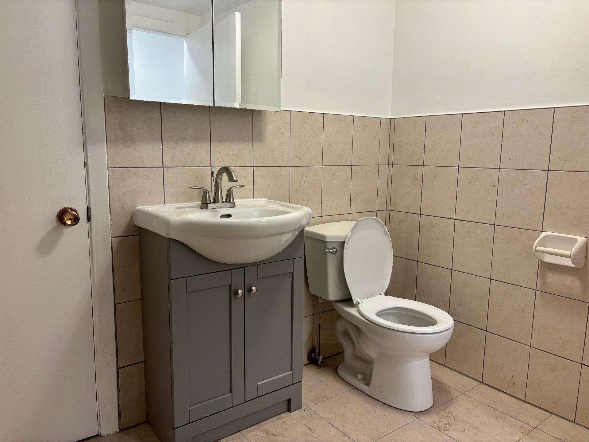 









178


Boul. Thompson

,
Montréal (Saint-Laurent),




QC
H4N1B9

