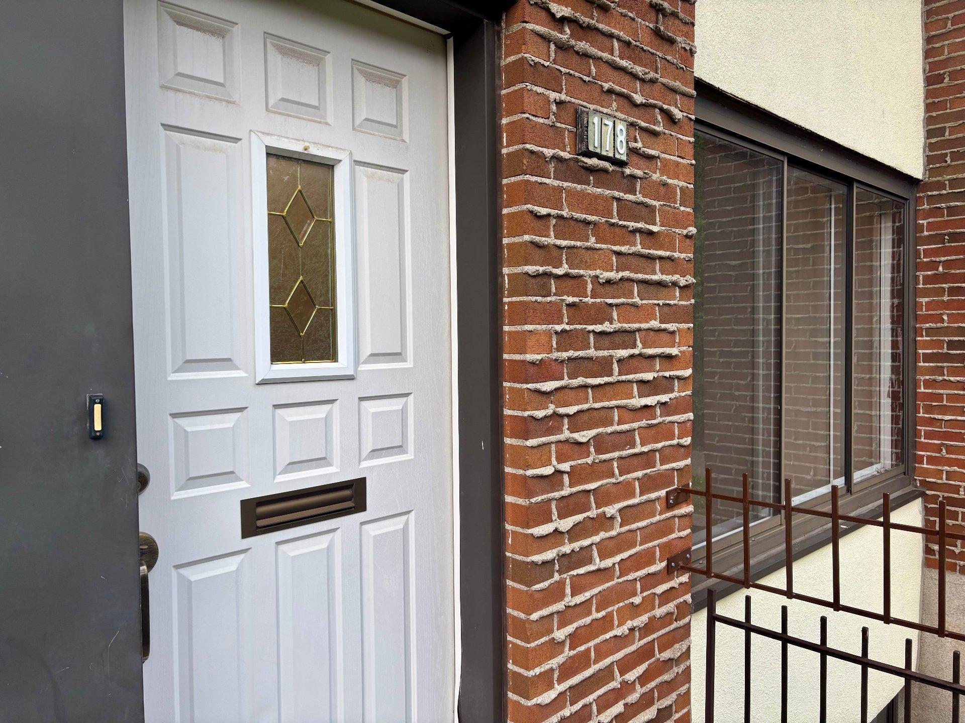 









178


Boul. Thompson

,
Montréal (Saint-Laurent),




QC
H4N1B9

