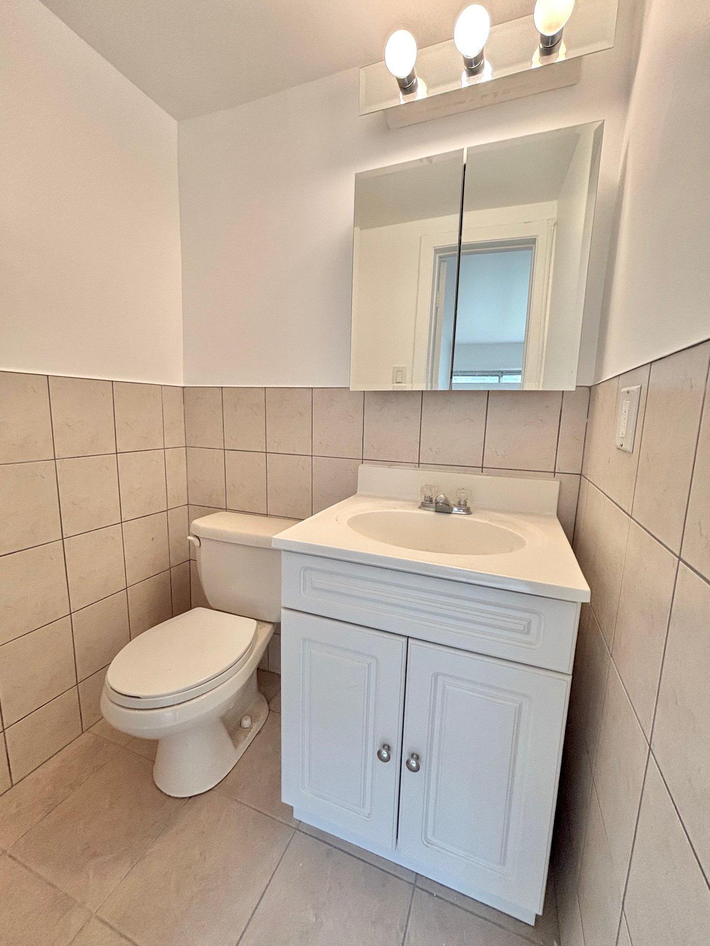









178


Boul. Thompson

,
Montréal (Saint-Laurent),




QC
H4N1B9

