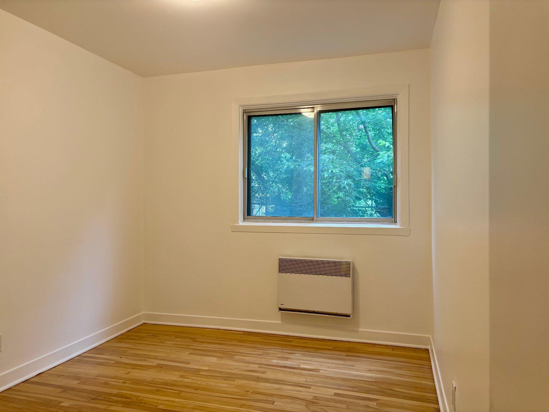 









178


Boul. Thompson

,
Montréal (Saint-Laurent),




QC
H4N1B9

