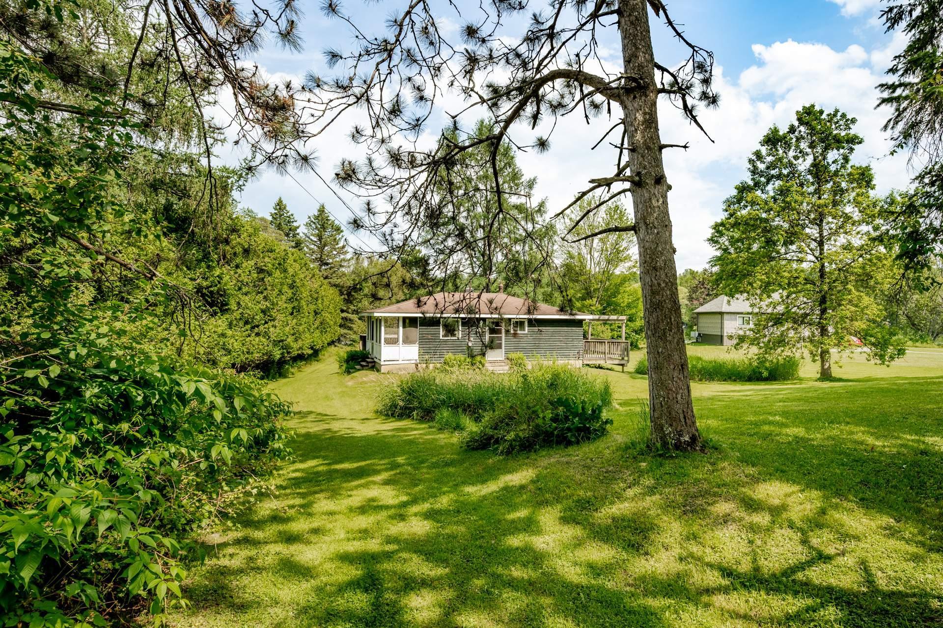 









440Z


Rue Conrad-Blanchet

,
Sherbrooke (Brompton/Rock Forest/Saint-Élie/Deauville),







QC
J1N3P4

