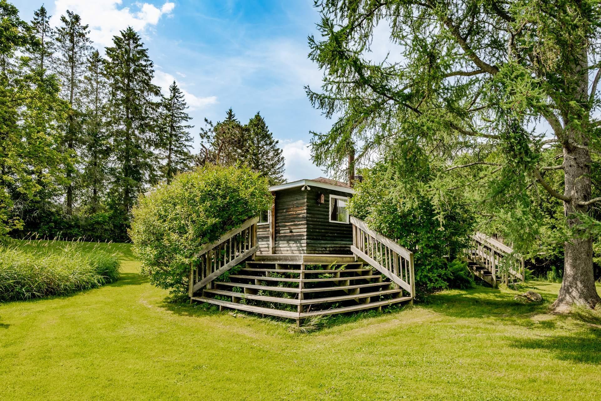 









440Z


Rue Conrad-Blanchet

,
Sherbrooke (Brompton/Rock Forest/Saint-Élie/Deauville),







QC
J1N3P4

