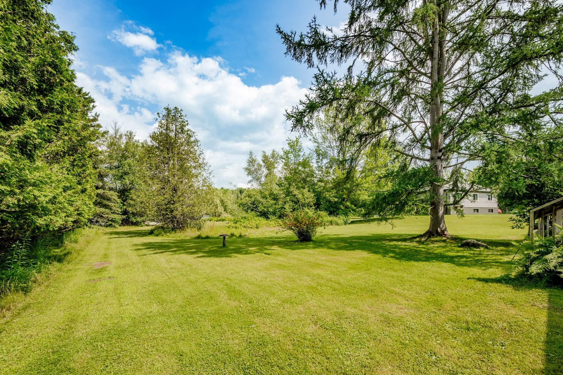 









440Z


Rue Conrad-Blanchet

,
Sherbrooke (Brompton/Rock Forest/Saint-Élie/Deauville),







QC
J1N3P4

