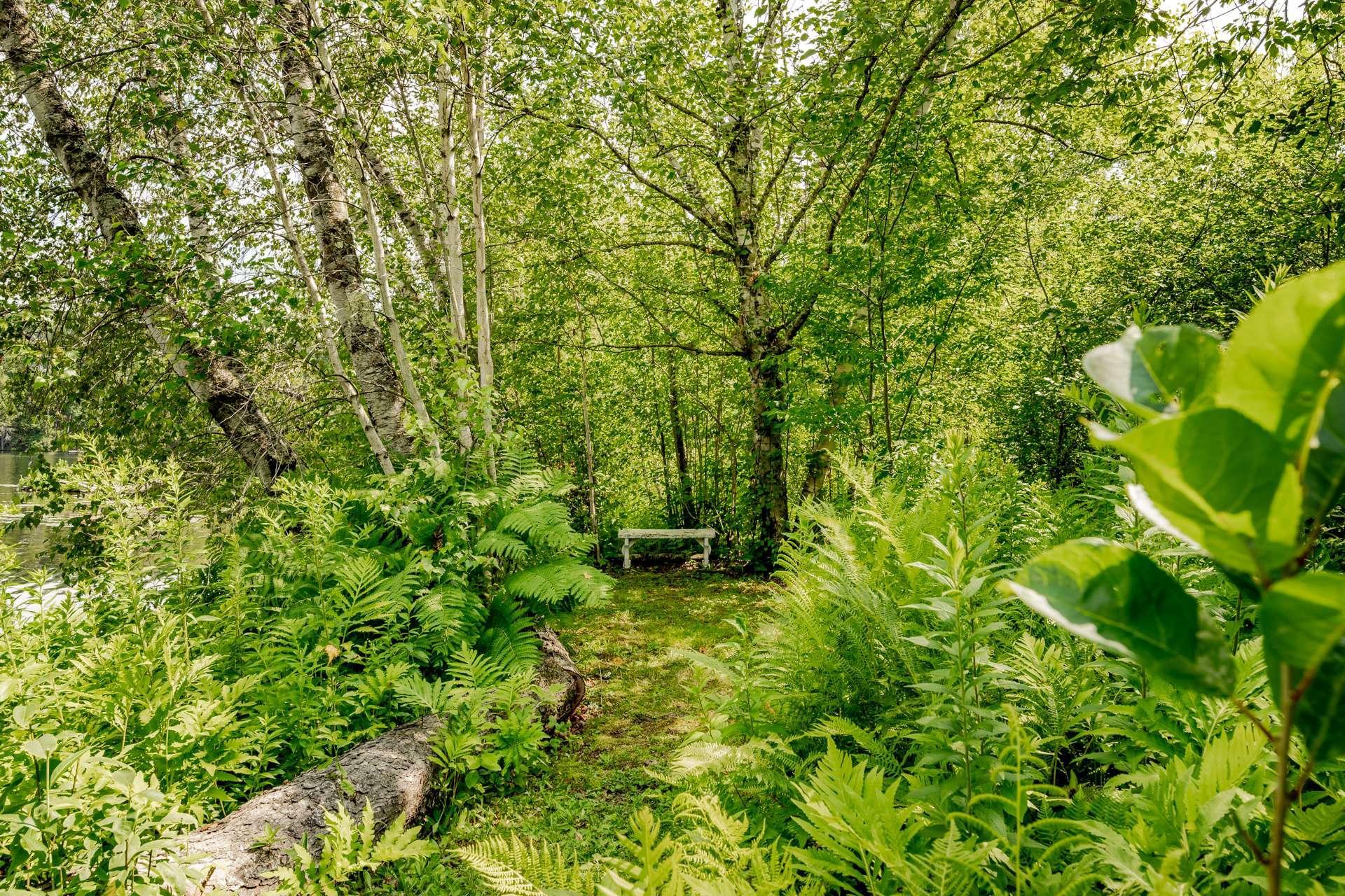 









440Z


Rue Conrad-Blanchet

,
Sherbrooke (Brompton/Rock Forest/Saint-Élie/Deauville),







QC
J1N3P4

