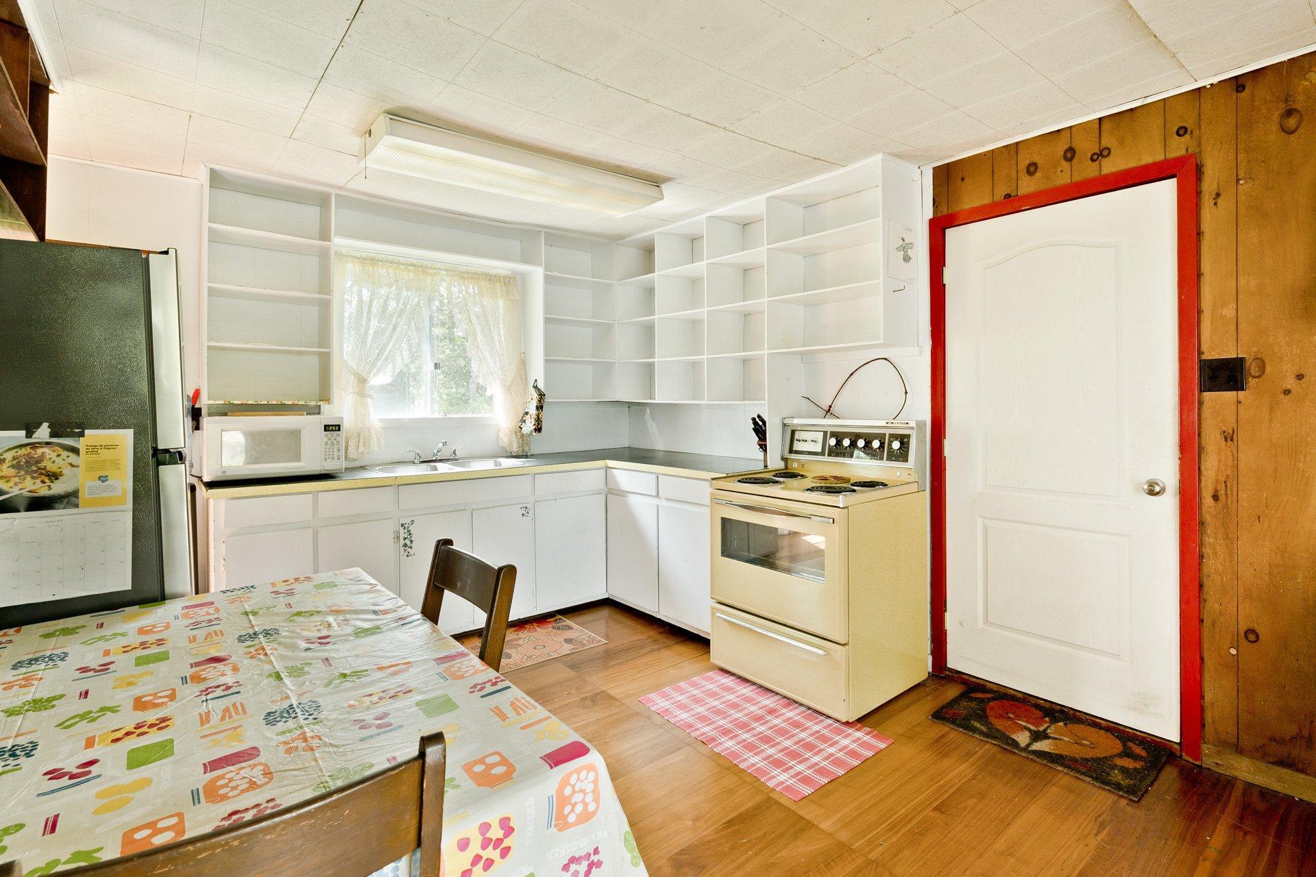 









440Z


Rue Conrad-Blanchet

,
Sherbrooke (Brompton/Rock Forest/Saint-Élie/Deauville),







QC
J1N3P4

