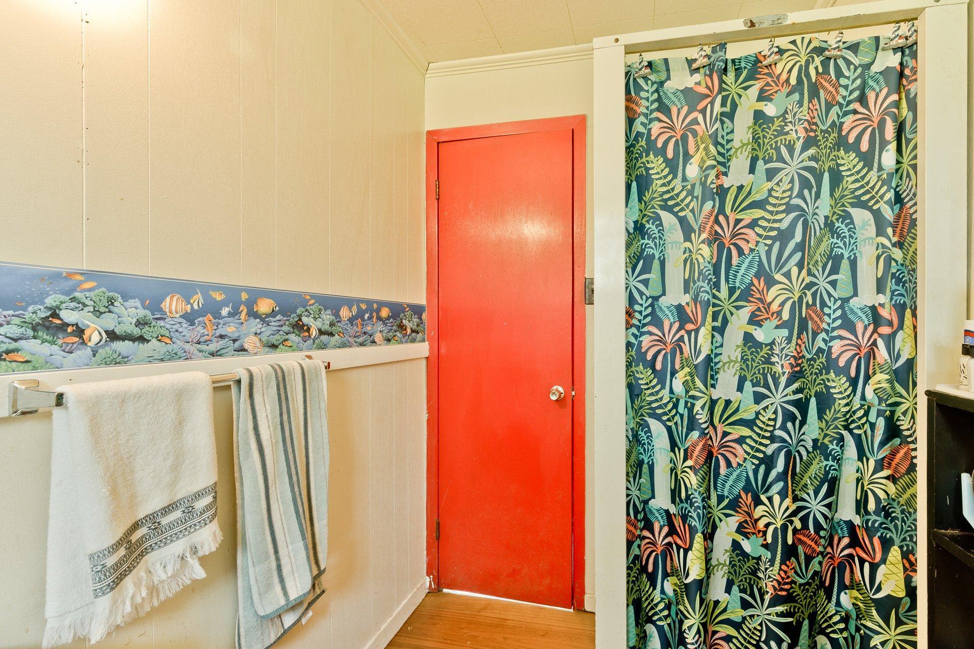 









440Z


Rue Conrad-Blanchet

,
Sherbrooke (Brompton/Rock Forest/Saint-Élie/Deauville),







QC
J1N3P4

