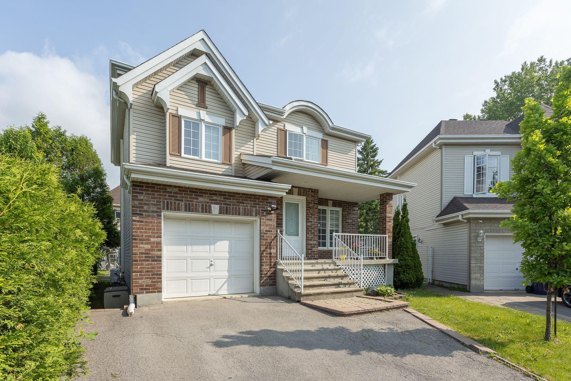 









911


Rue Siméon

,
Laval (Fabreville),




QC
H7R6C9


