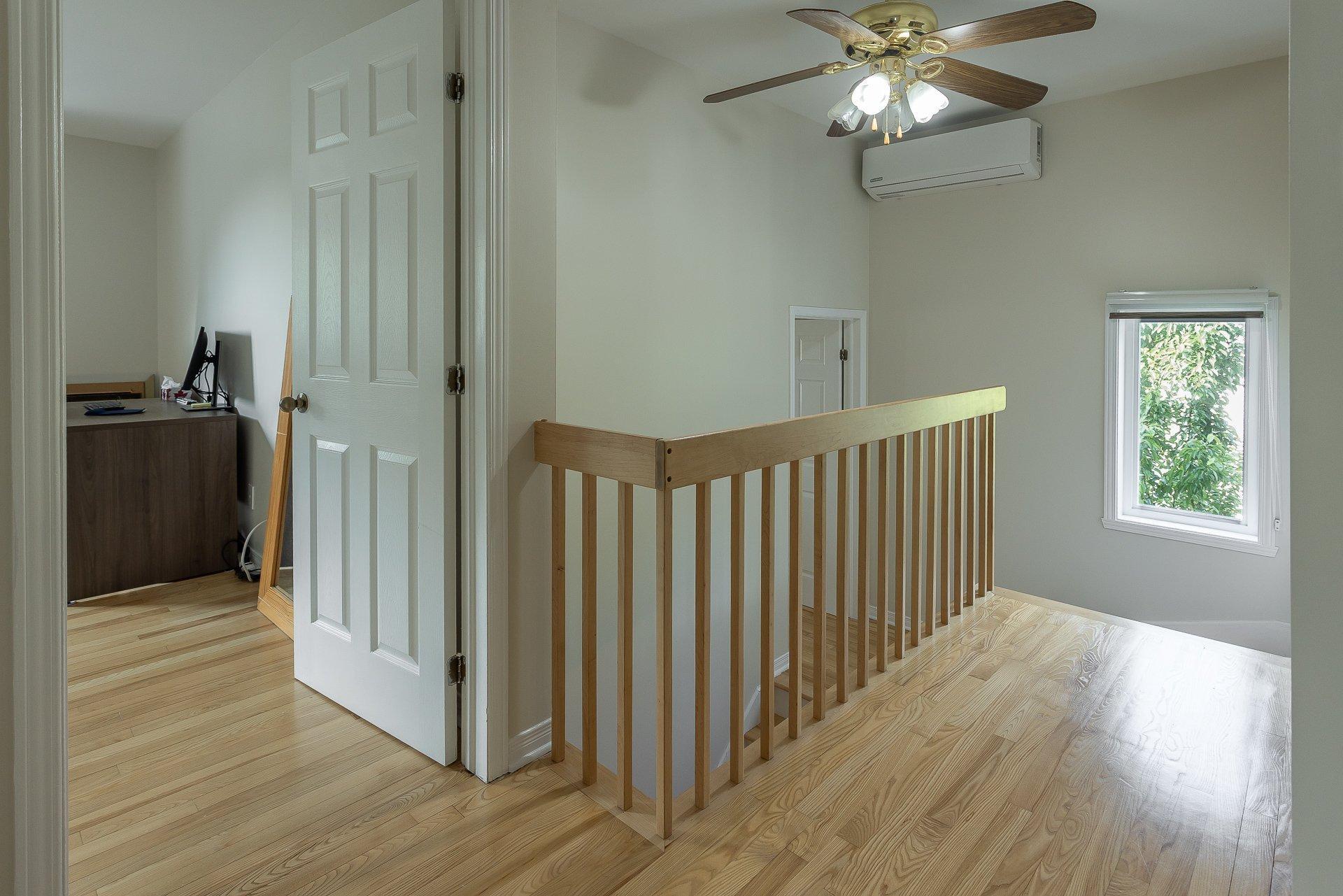 









911


Rue Siméon

,
Laval (Fabreville),




QC
H7R6C9

