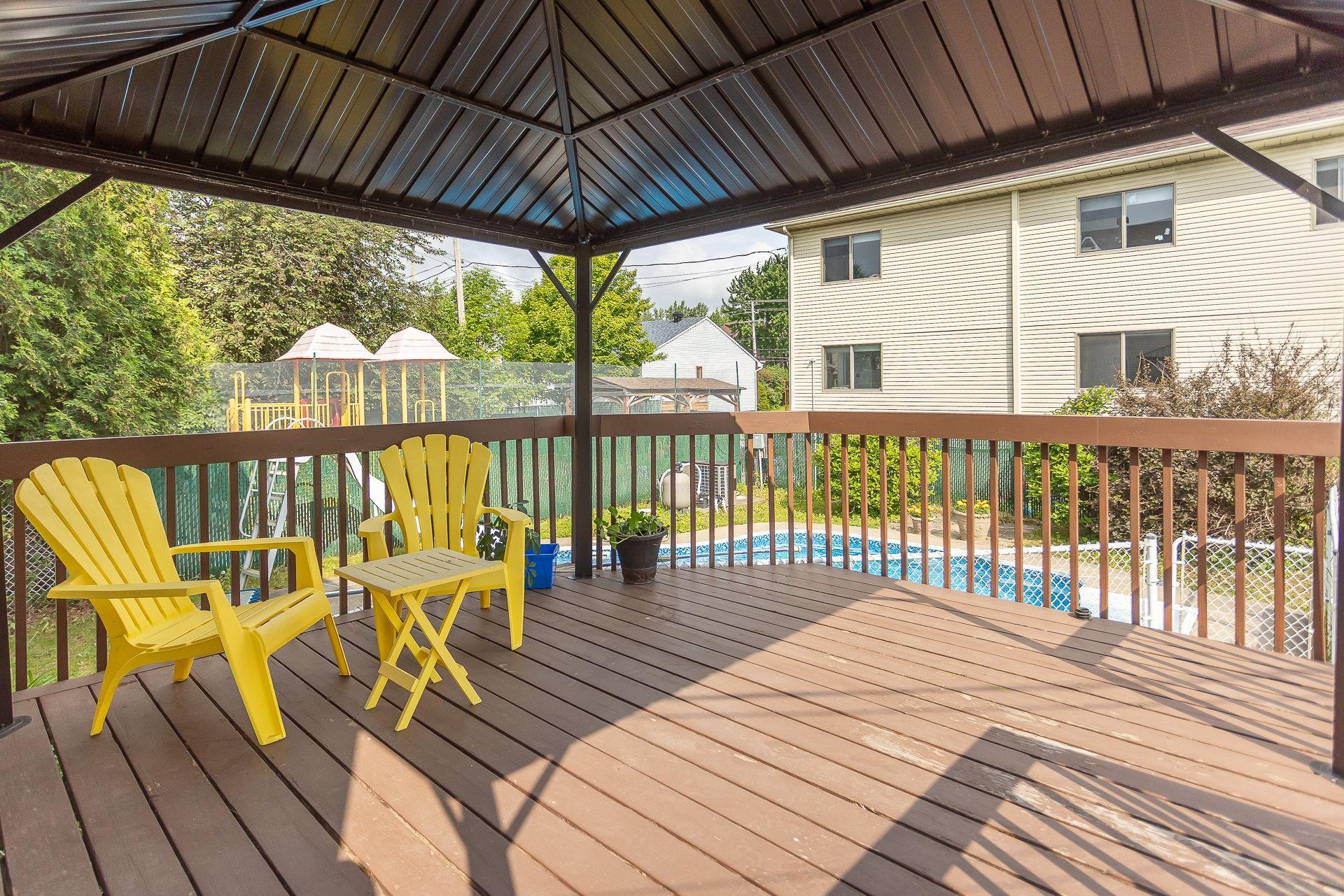 









911


Rue Siméon

,
Laval (Fabreville),




QC
H7R6C9

