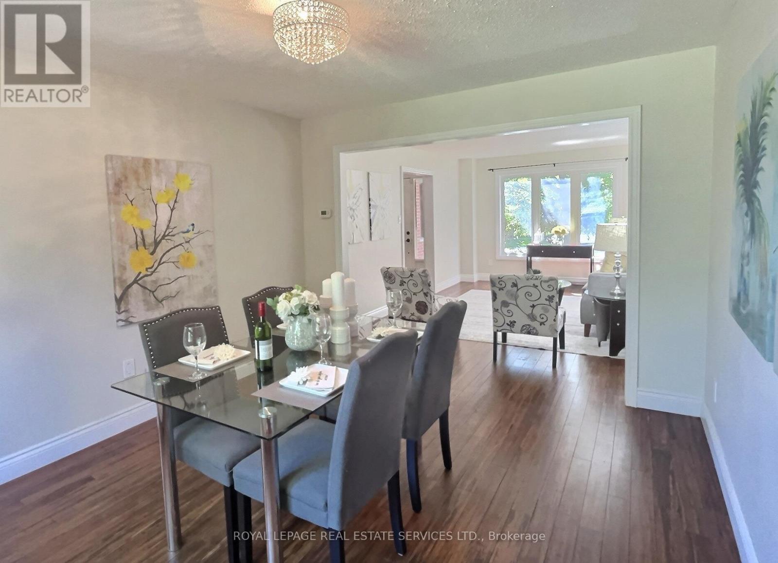 












79 DORIS CRESCENT

,
Newmarket,




Ontario
L3Y7V5

