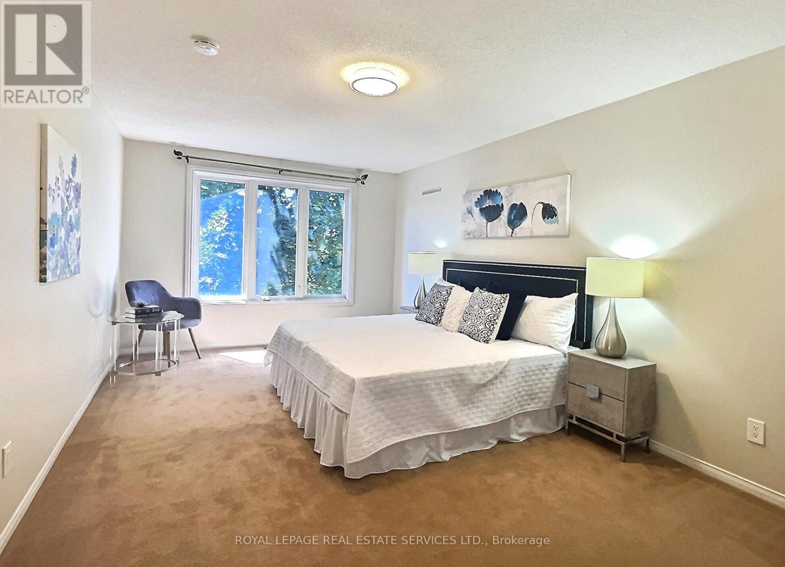 












79 DORIS CRESCENT

,
Newmarket,




Ontario
L3Y7V5

