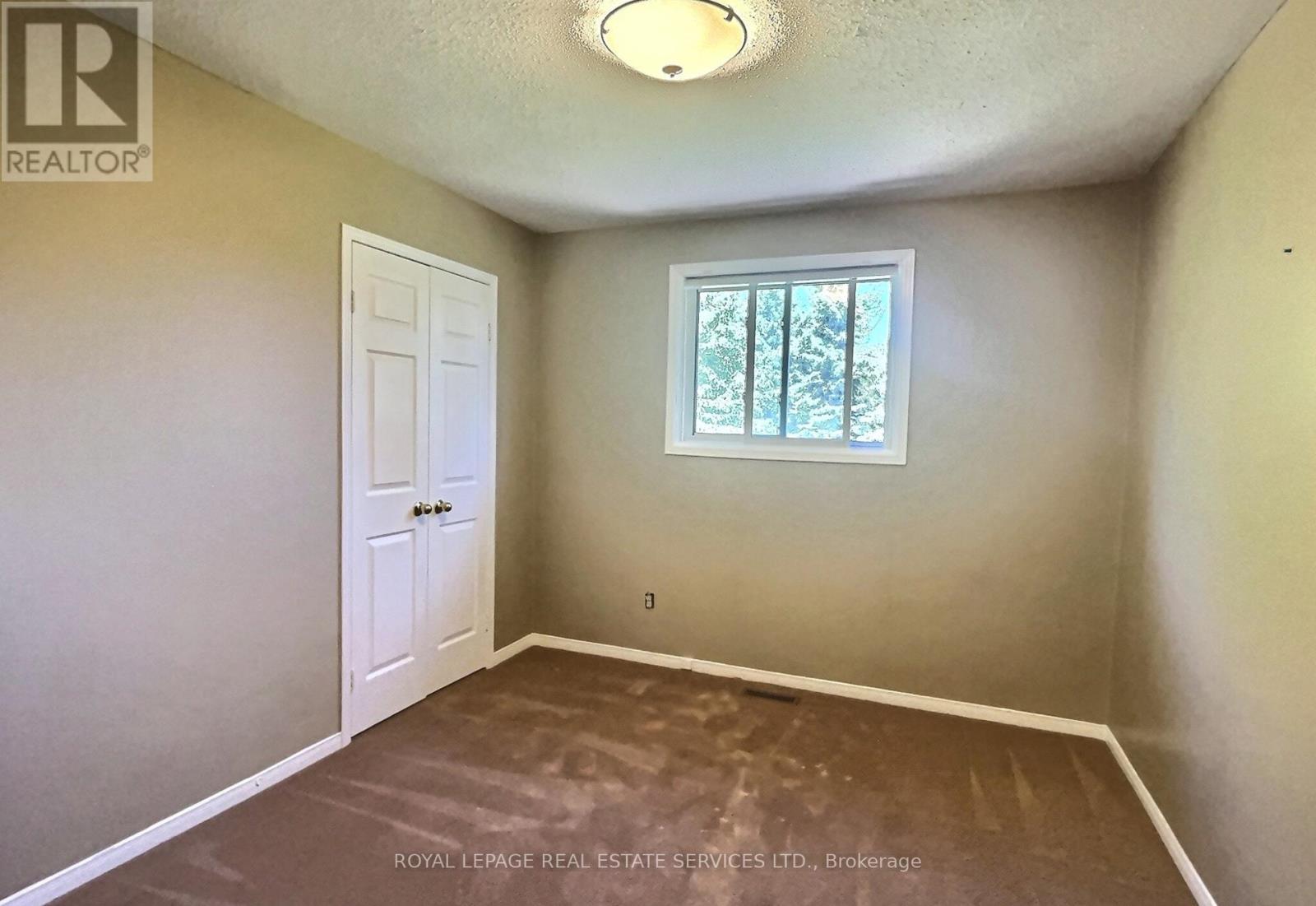 












79 DORIS CRESCENT

,
Newmarket,




Ontario
L3Y7V5

