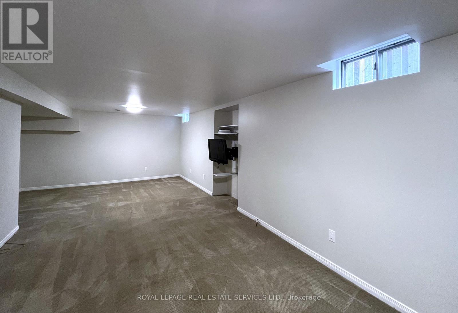 












79 DORIS CRESCENT

,
Newmarket,




Ontario
L3Y7V5

