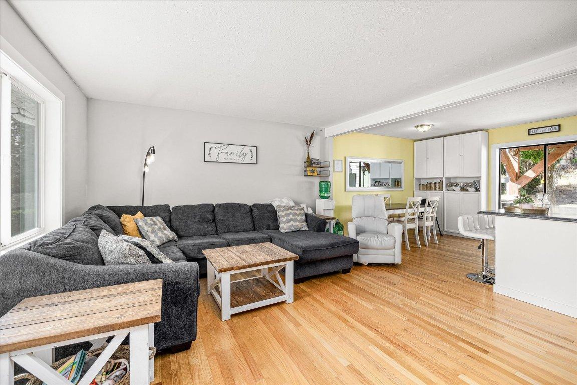 









3530


Chives

Place,
West Kelowna,




BC
V4T 1H8

