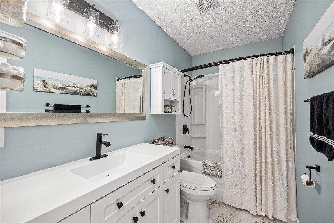 









3530


Chives

Place,
West Kelowna,




BC
V4T 1H8

