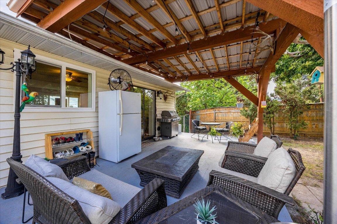 









3530


Chives

Place,
West Kelowna,




BC
V4T 1H8


