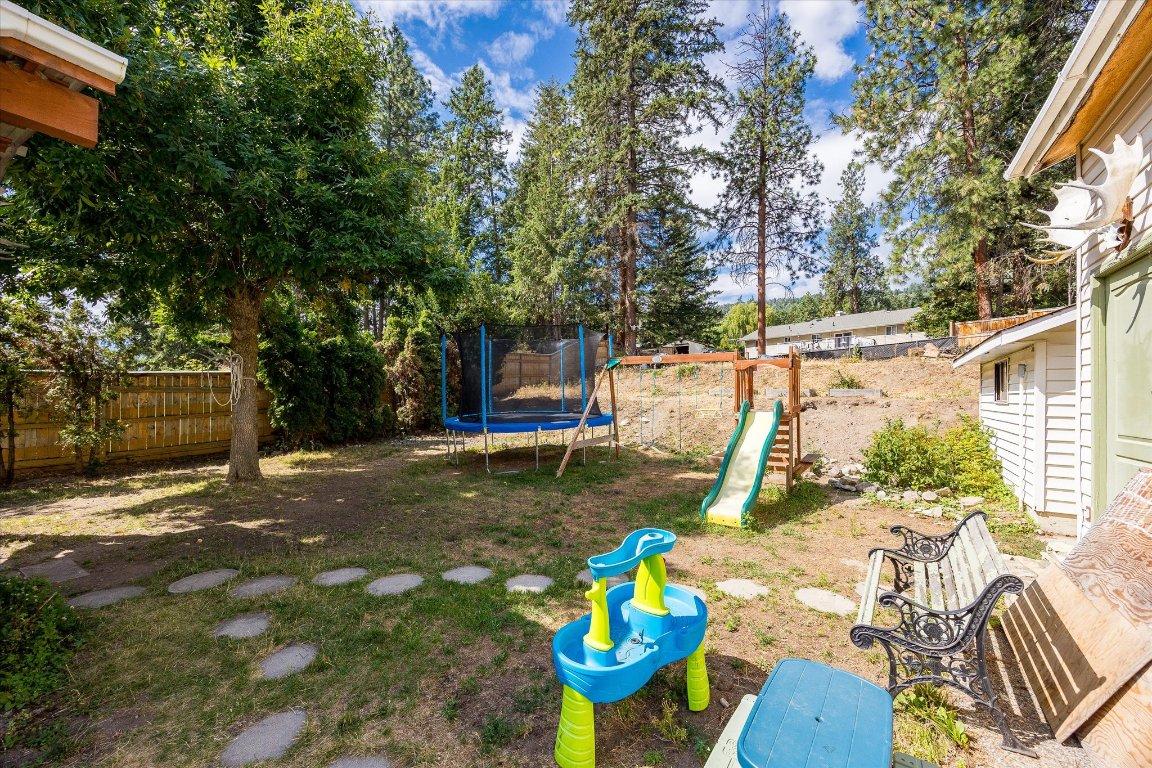 









3530


Chives

Place,
West Kelowna,




BC
V4T 1H8

