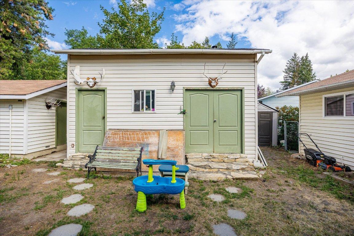









3530


Chives

Place,
West Kelowna,




BC
V4T 1H8

