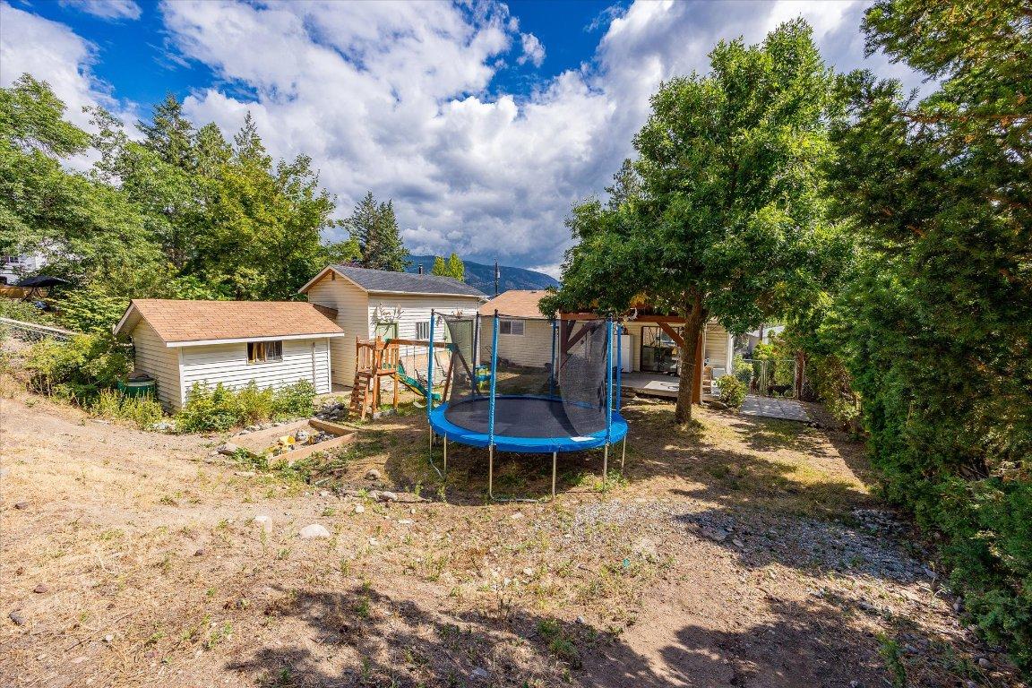 









3530


Chives

Place,
West Kelowna,




BC
V4T 1H8


