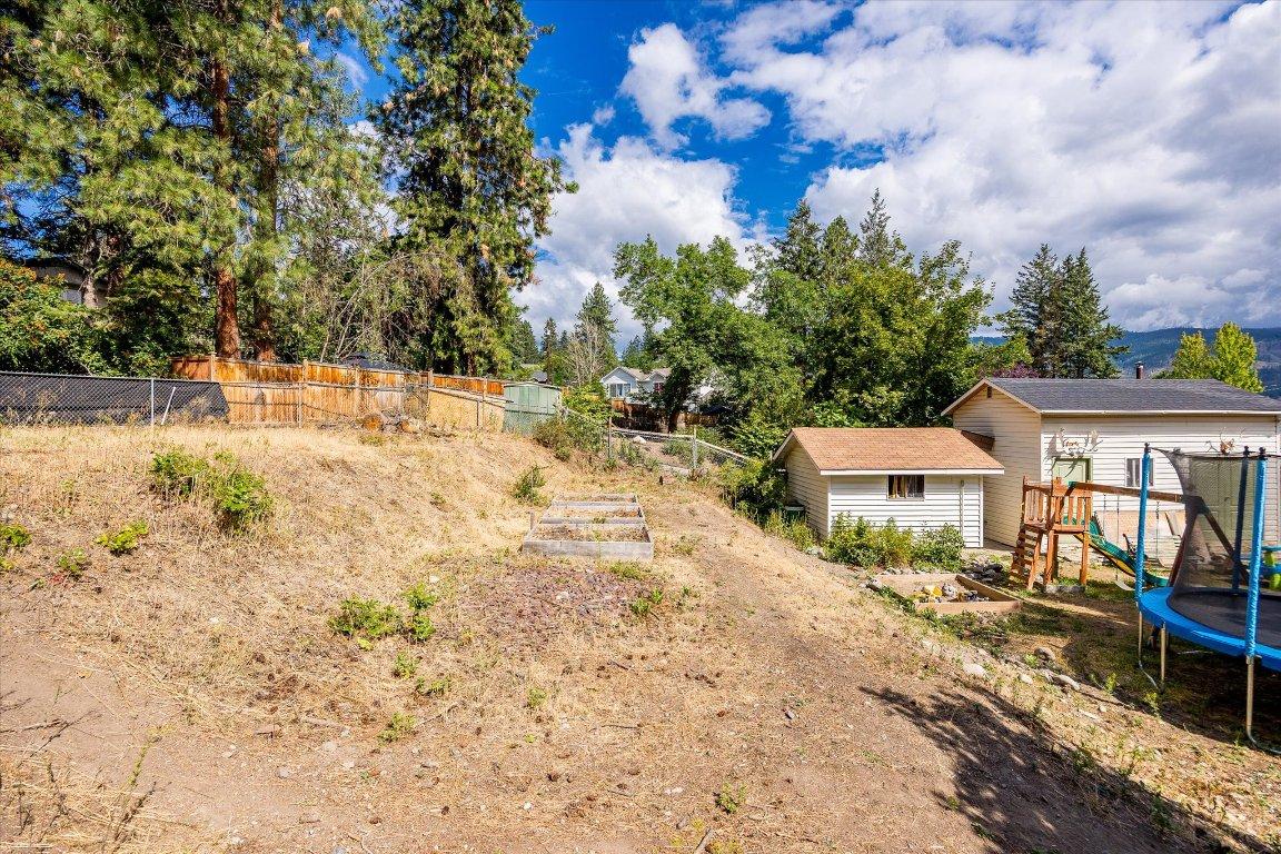 









3530


Chives

Place,
West Kelowna,




BC
V4T 1H8

