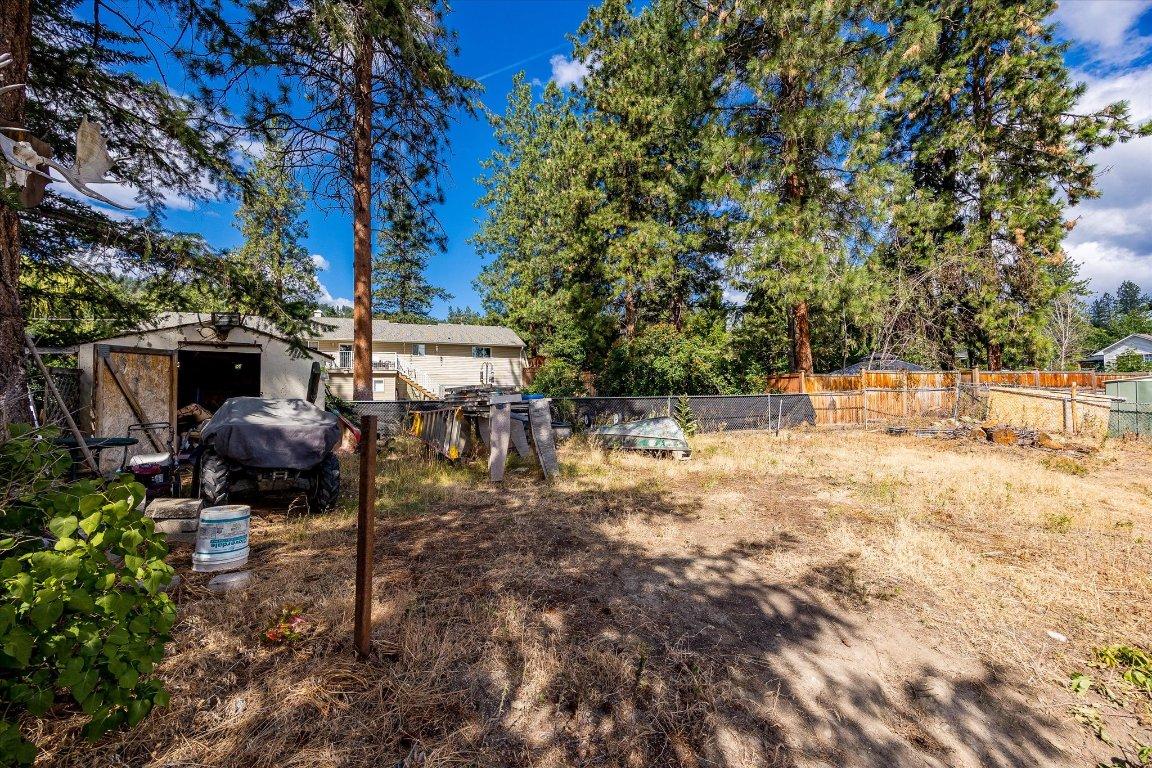 









3530


Chives

Place,
West Kelowna,




BC
V4T 1H8

