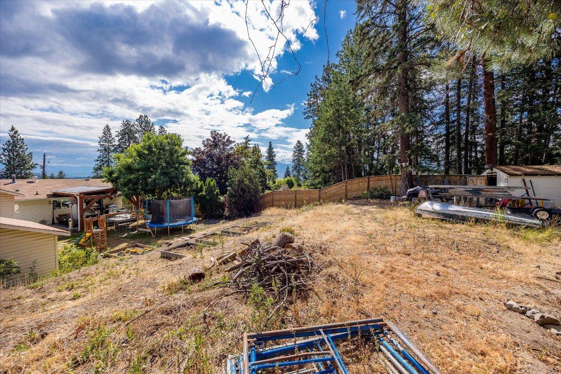 









3530


Chives

Place,
West Kelowna,




BC
V4T 1H8

