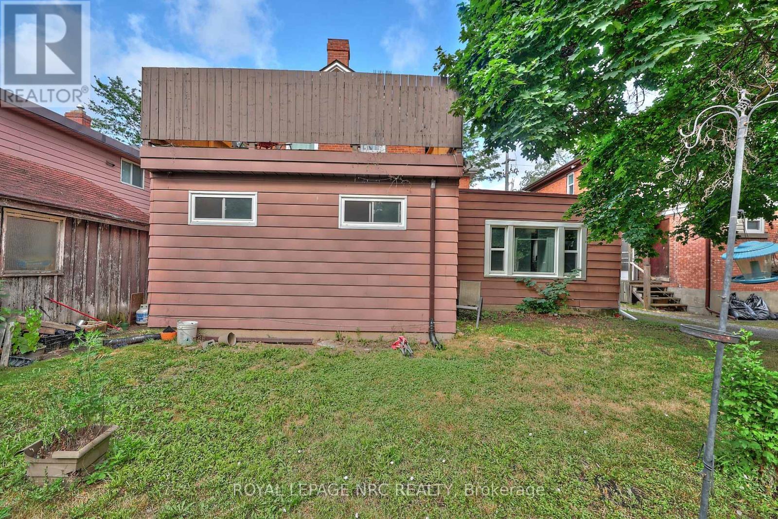 












158 LAKE STREET

,
St. Catharines (Downtown),




Ontario
L2R5Y7

