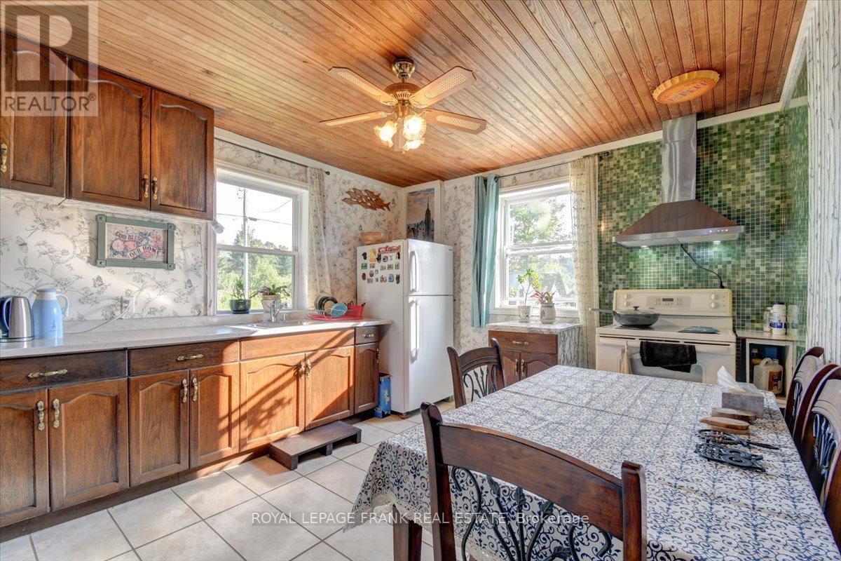 












99 ANSTRUTHER LAKE ROAD

,
North Kawartha,




Ontario
K0L1A0

