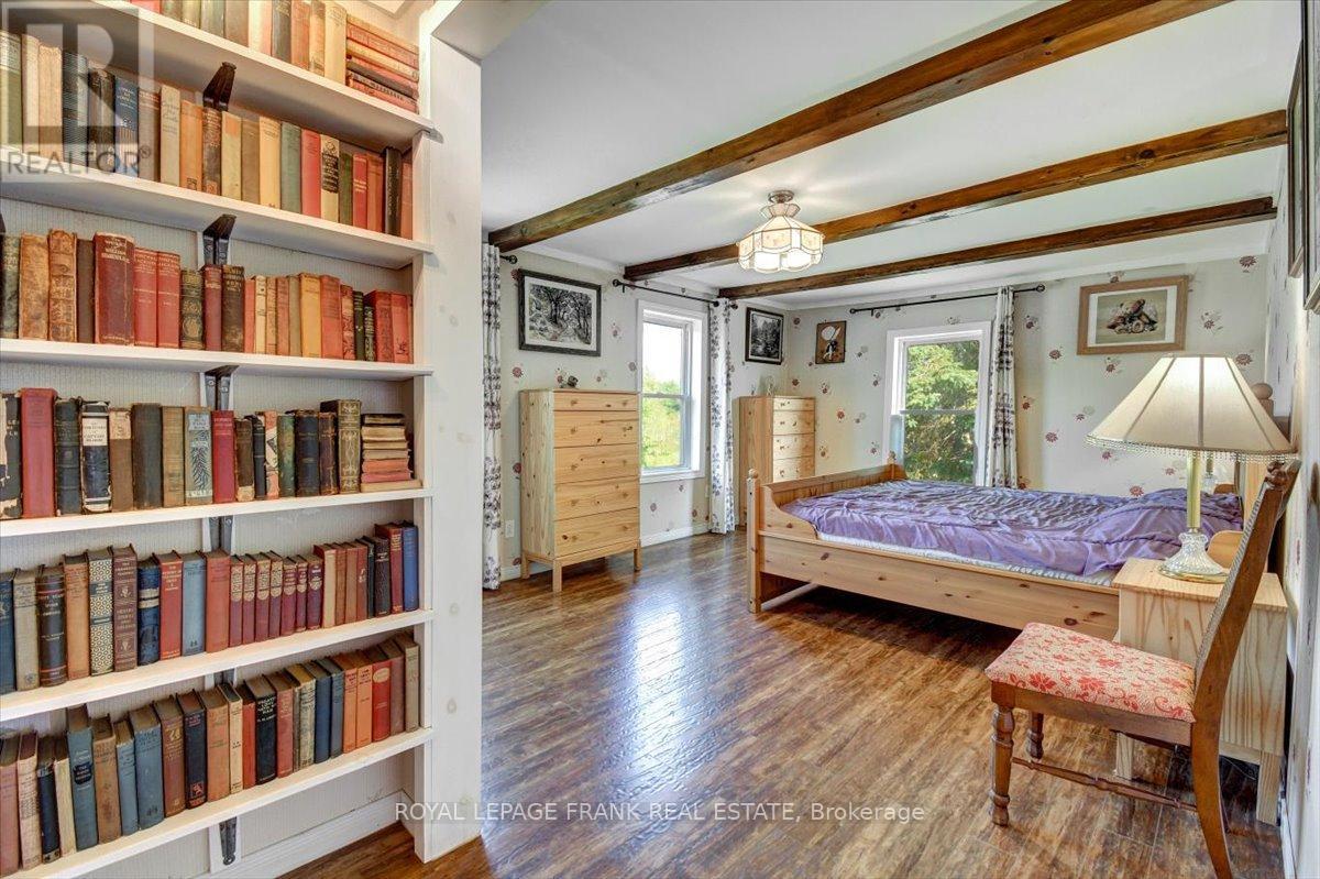 












99 ANSTRUTHER LAKE ROAD

,
North Kawartha,




Ontario
K0L1A0


