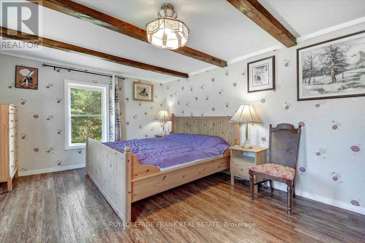 












99 ANSTRUTHER LAKE ROAD

,
North Kawartha,




Ontario
K0L1A0

