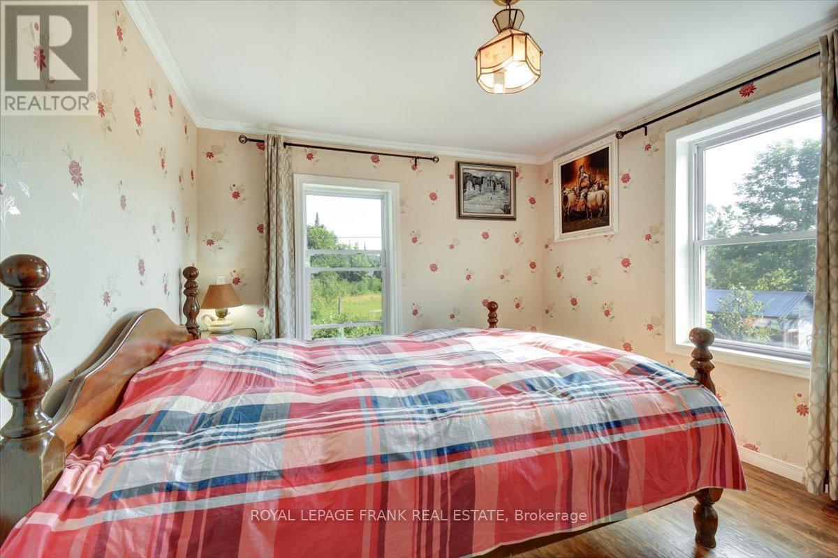 












99 ANSTRUTHER LAKE ROAD

,
North Kawartha,




Ontario
K0L1A0

