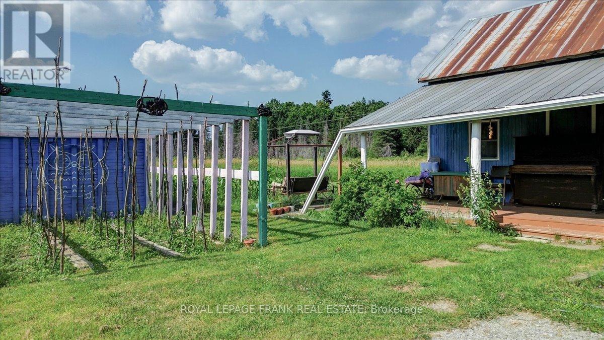 












99 ANSTRUTHER LAKE ROAD

,
North Kawartha,




Ontario
K0L1A0

