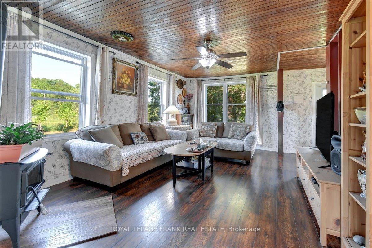 












99 ANSTRUTHER LAKE ROAD

,
North Kawartha,




Ontario
K0L1A0

