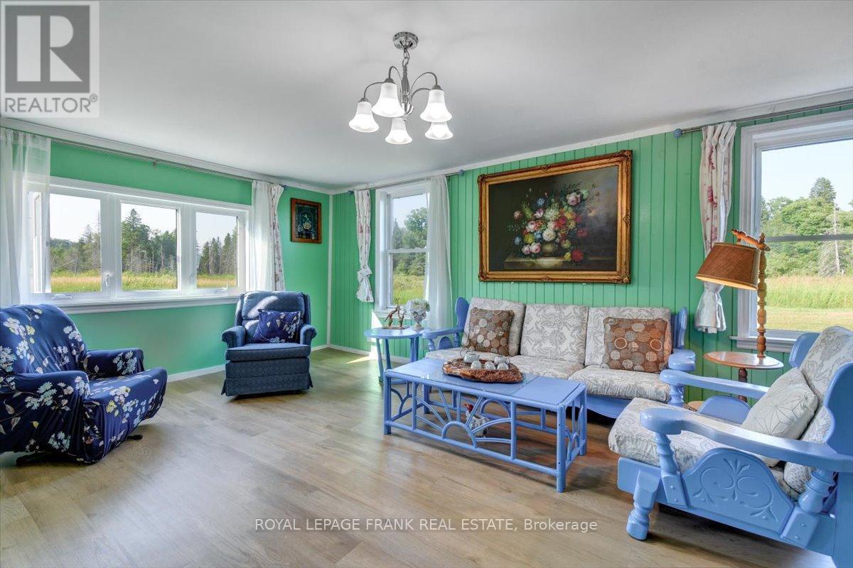 












99 ANSTRUTHER LAKE ROAD

,
North Kawartha,




Ontario
K0L1A0


