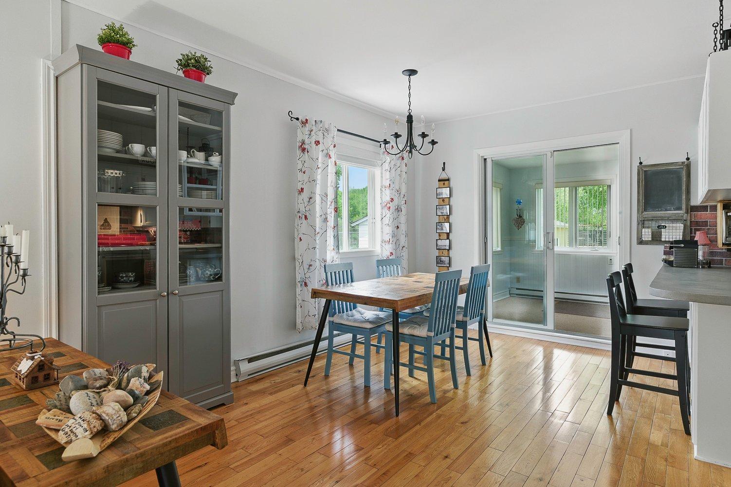









45


Rue Thibodeau

,
Sainte-Agathe-des-Monts,




QC
J8C2L8

